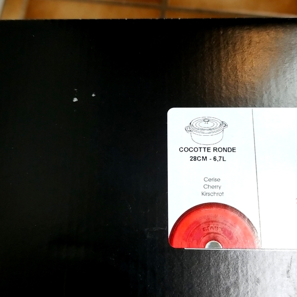 STAUB CAST IRON 7QT-11" ROUND COCOTTE - CHERRY 28CM (BIG SIZE) 7qt - Picture 12 of 12